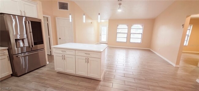 Building Photo - 930 SW 34th St