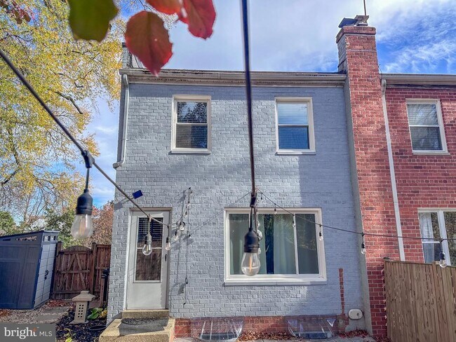 Building Photo - 226 Guthrie Ave