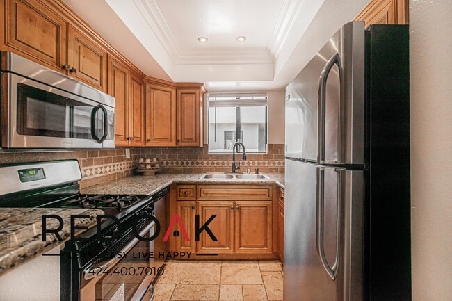 Building Photo - 5325 Cartwright Ave