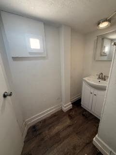 Building Photo - 1306 W 7th St