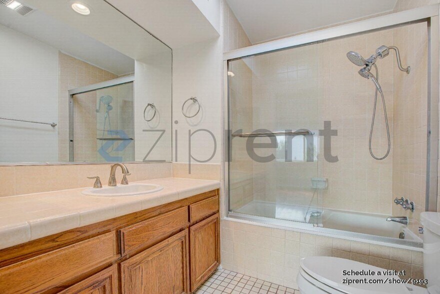 Building Photo - 922 Lincoln Blvd