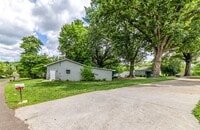 Building Photo - 2208 Sanderson Rd