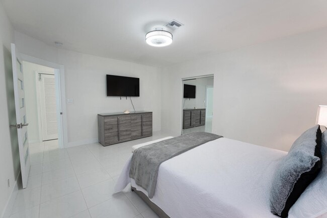 Building Photo - 1330 W Terra Mar Dr