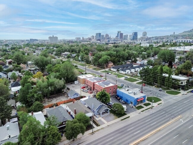 Building Photo - 722 S 700 E
