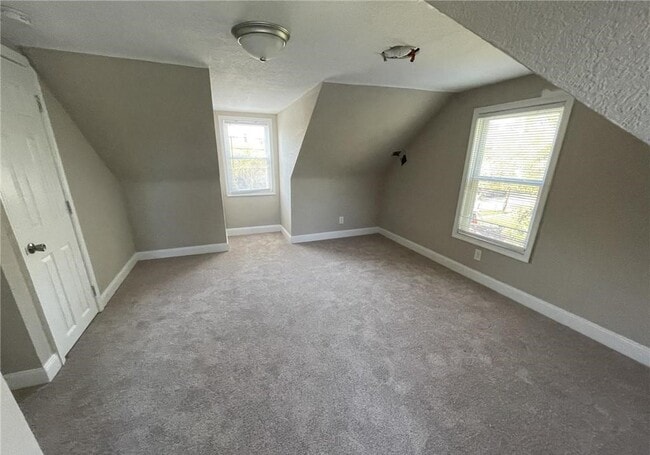 Building Photo - 984 Wolcott Ave