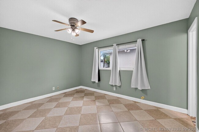 Building Photo - 241 NW 49th St