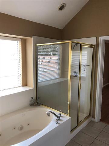 Building Photo - 2319 Glenmoor Dr