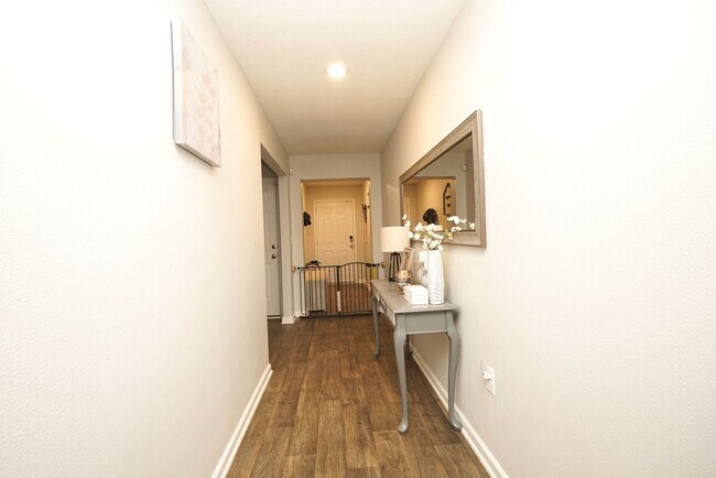 Building Photo - 904 Merganser Way