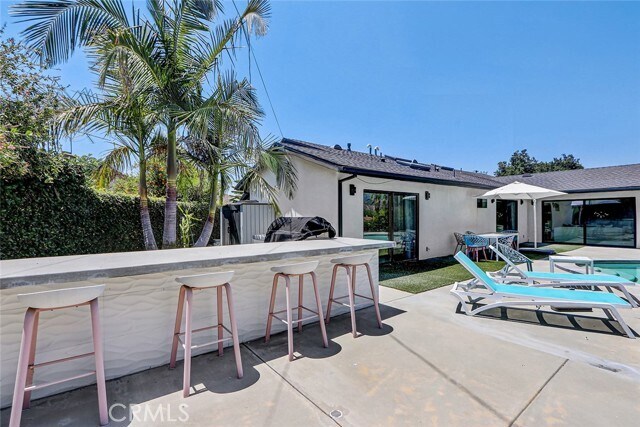 Building Photo - 832 N Oceanbluff Ave