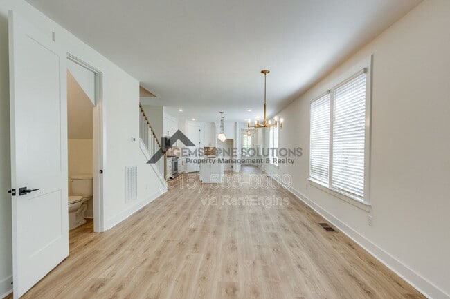 Building Photo - 669 Westboro Dr