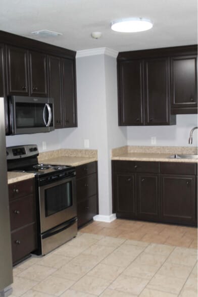 Building Photo - 1206 Stephen Ln