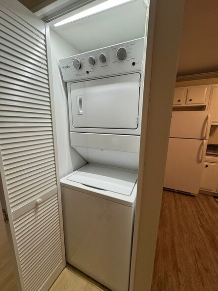 Building Photo - 1010 Country Club Rd