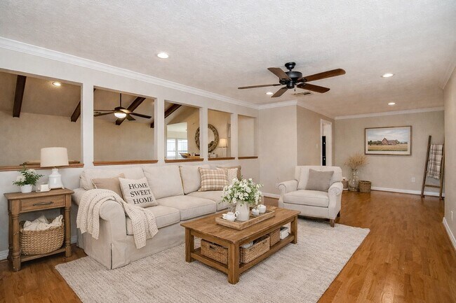 Building Photo - 21106 Park Mt Dr