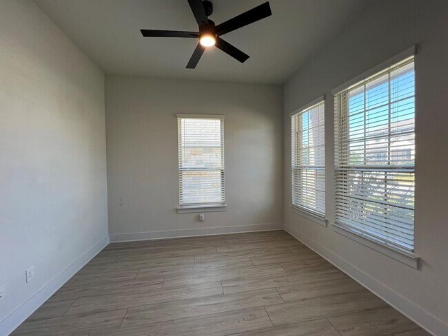 Building Photo - 2612 Brushwood Mdw