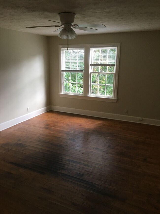 Building Photo - 1143 A&amp;B N Broad St.