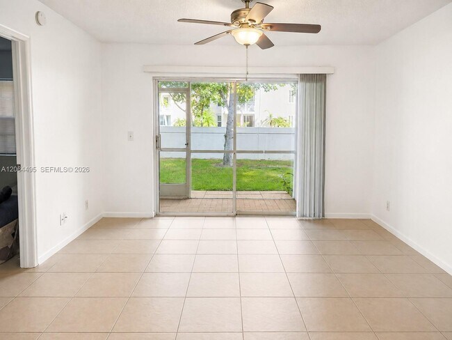 Building Photo - 8750 Royal Palm Blvd