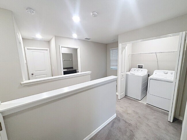 Building Photo - 7012 Samuel Ivy Dr