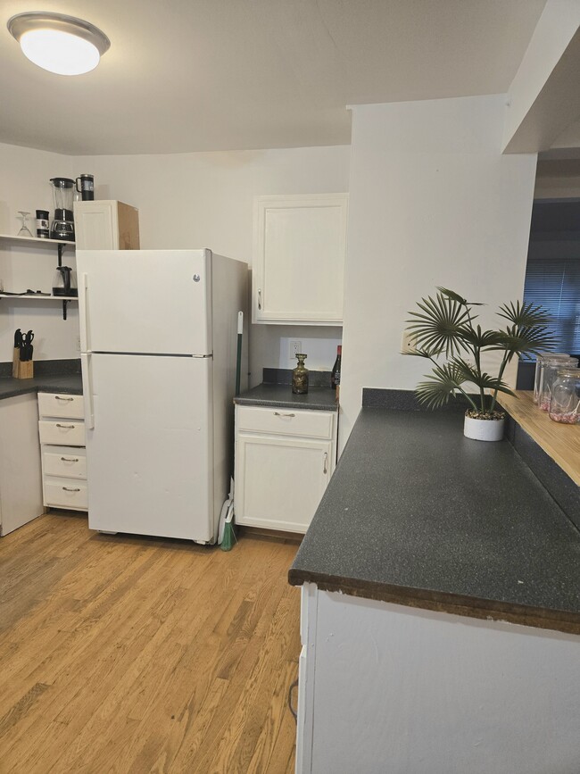 Building Photo - 3913 Thomas Ave N