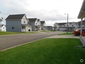 Building Photo - 3 Bedroom 1-1/2 Bath
