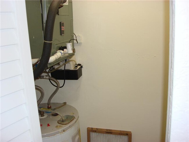 Building Photo - 770 SE 2nd Ave