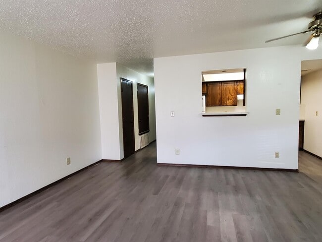 Building Photo - 1306 Nancy Dr