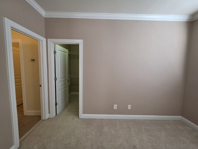 Building Photo - Spacious 4-Bedroom Home for Rent in Kings ...