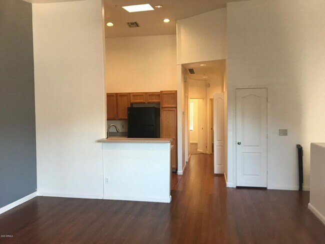 Building Photo - 2 bed / 2 Bath Townhouse in Mesa!