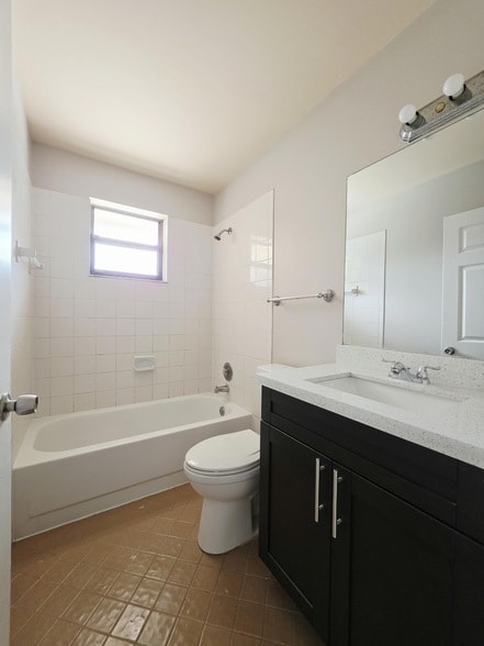 Building Photo - 1157 Hyacinth Pl
