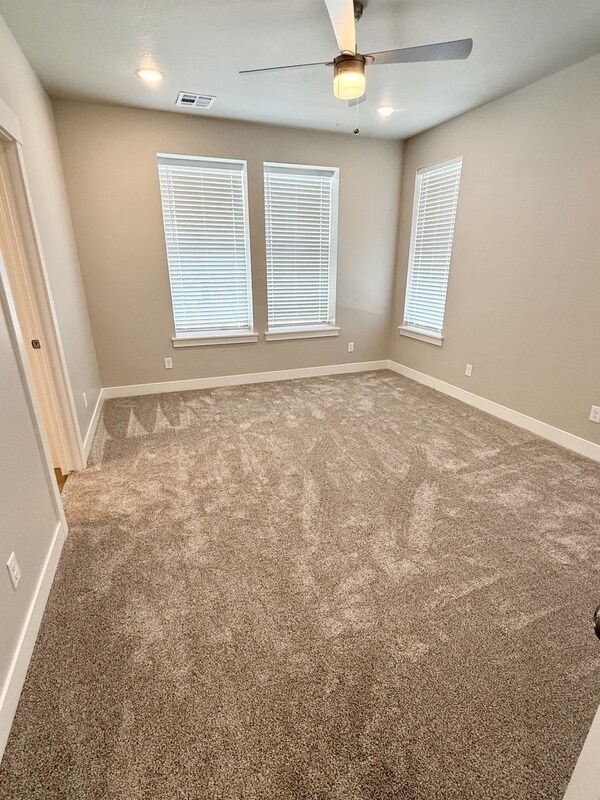 Building Photo - 1063 S 2560 E
