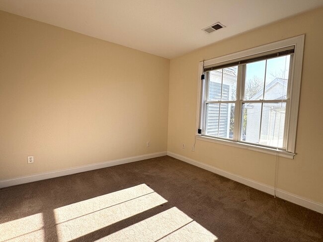 Building Photo - 20 Gilkey Ct