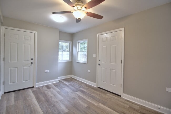 Building Photo - 153 W Briarcliff Rd