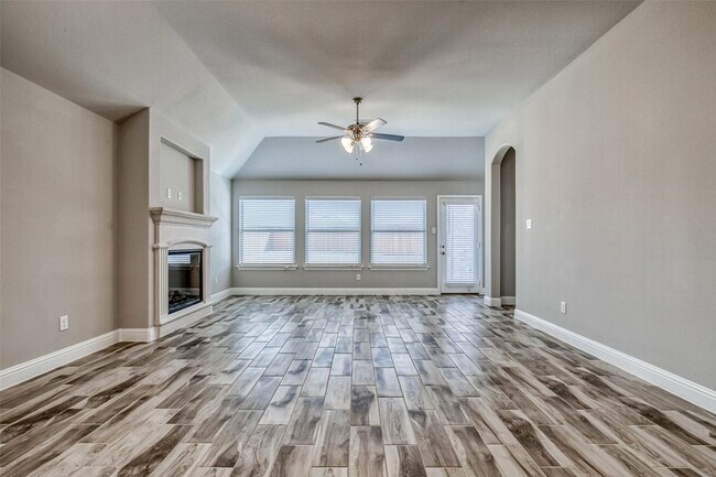 Building Photo - 207 Gardenia Dr