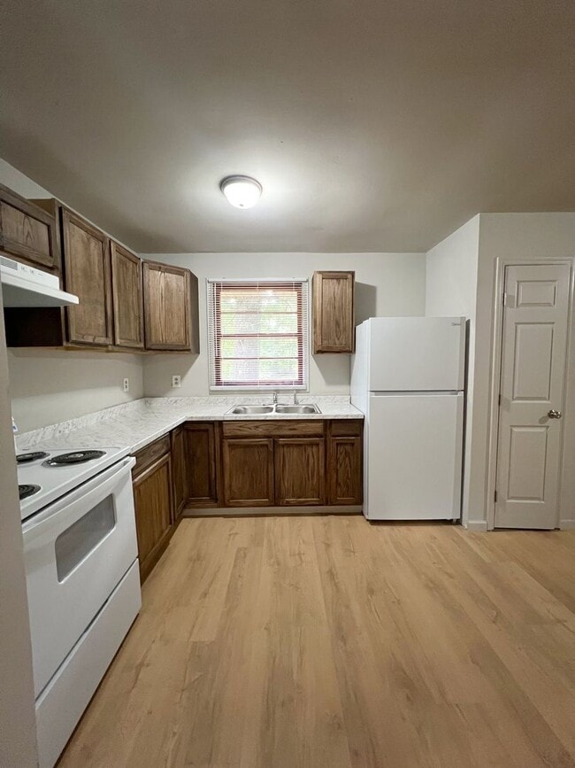 Building Photo - Charming Single-Family Home!