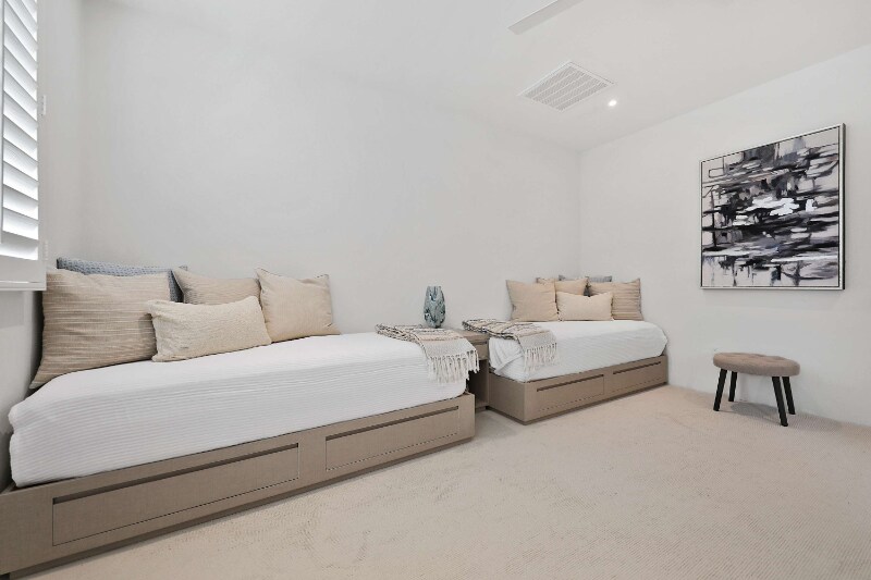 Building Photo - 50070 Vía De Moda