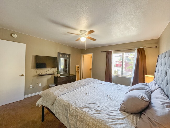 Primary Photo - 7885 W Flamingo Rd