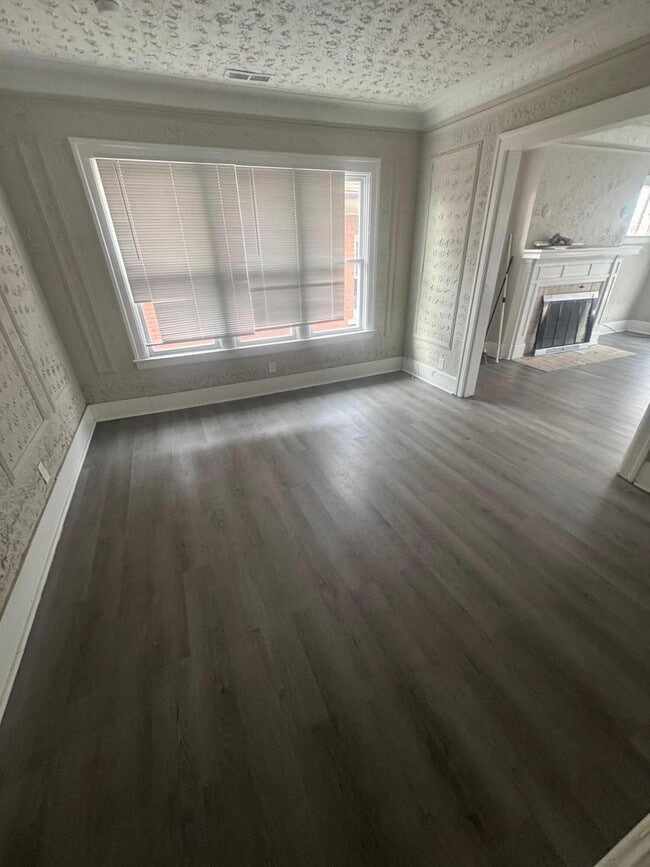 Building Photo - 2925 Calvert Ave