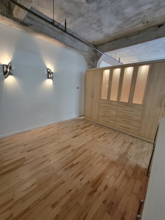 Building Photo - 1528 S Wabash Ave