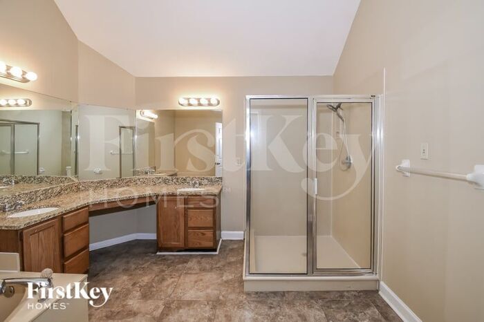 Building Photo - 7452 Kingsland Dr
