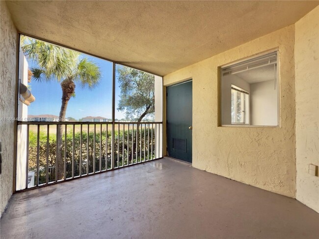 Building Photo - 13204 Glenmoor Dr