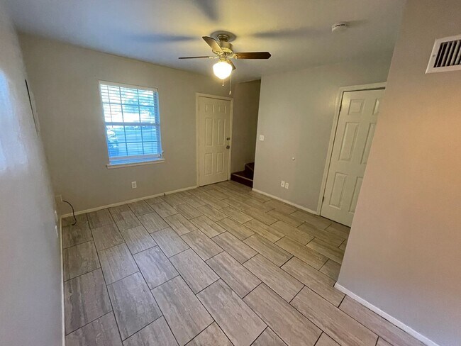 Building Photo - 1309 Access Rd