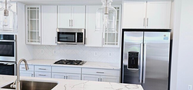 Building Photo - 2550 Hopton Ln