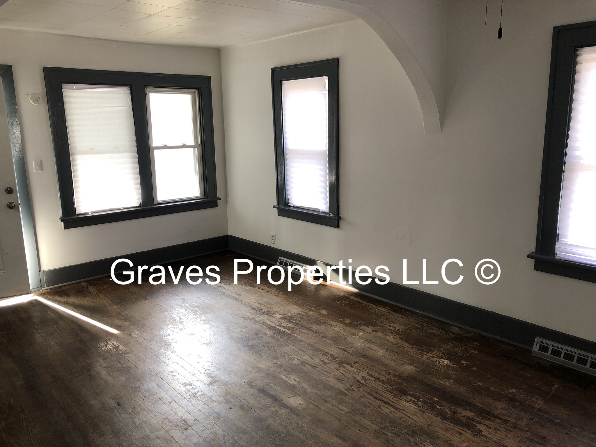 Building Photo - 1629 Michigan st