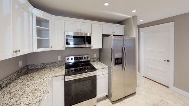 Building Photo - $1585/Bedroom | 7BR in Fort Sanders | Walk...