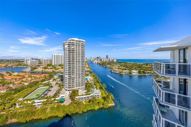 Building Photo - 20515 E Country Club Dr