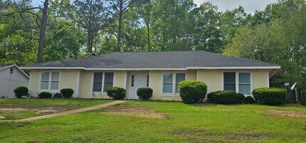 Building Photo - 317 Station Crossing Dr