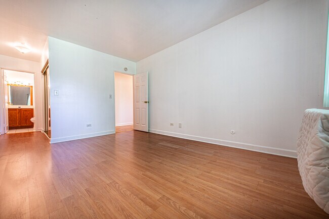 Building Photo - 1477 N Winslowe Dr