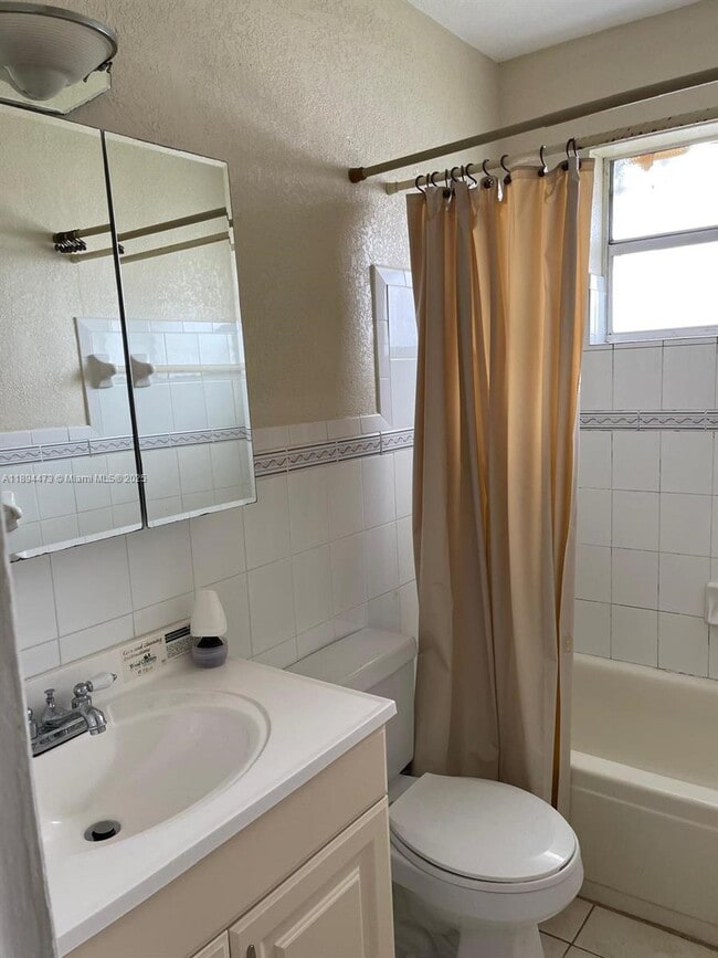 Building Photo - 518 NW 179th St