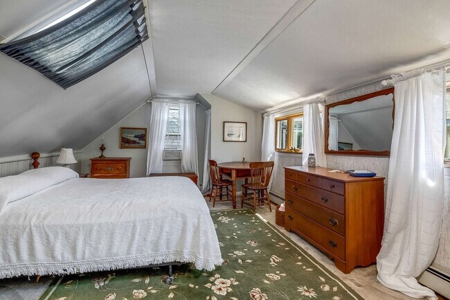 Building Photo - 6 Middle Rd