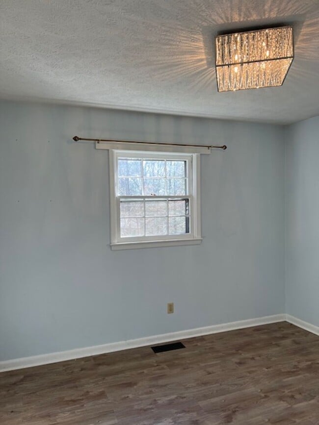 Building Photo - Morganton Rental!
