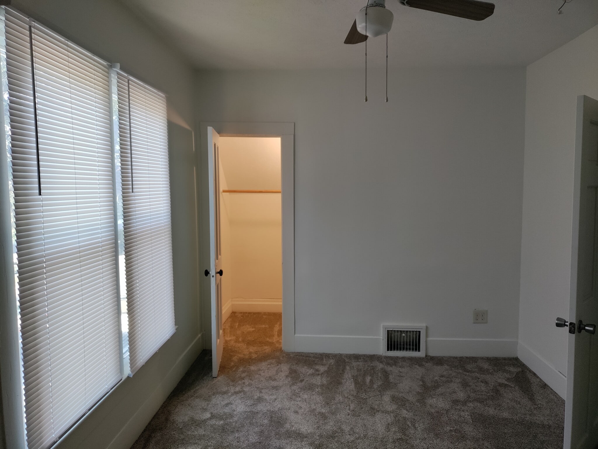 Large bedroom 2 - 4862 S 17th St